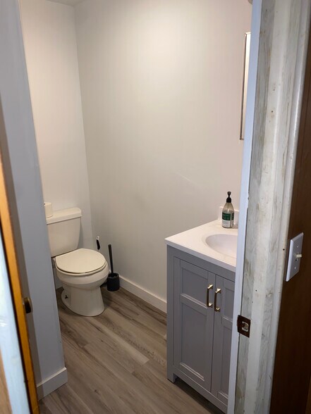 Building Photo - 33 Ballantyne Rd