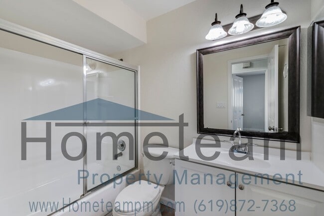 Building Photo - 2 BR/ 2 BA 920 SQFT Clairemont Mesa/ San D...