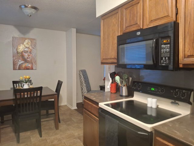 Building Photo - 1409 Paseo del Oro