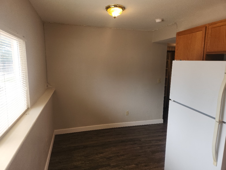 Building Photo - 6624 Dublin Loop W