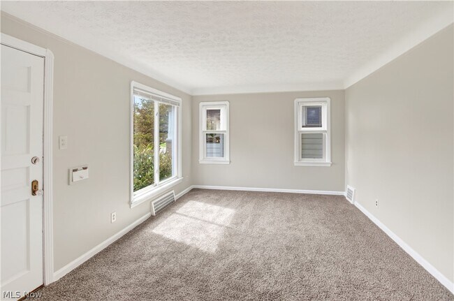 Building Photo - 2808 Portman Ave