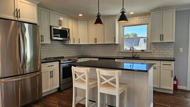 Building Photo - 75 Florence Ave