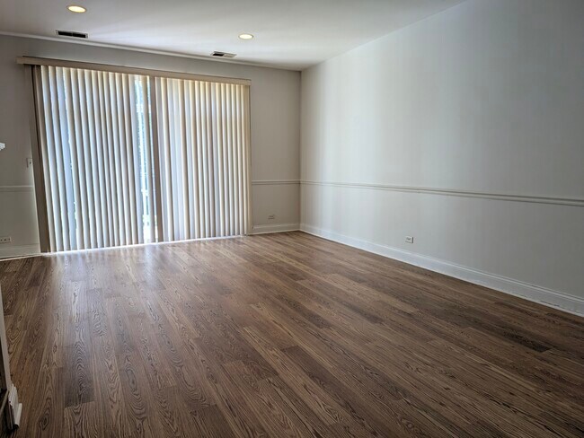 Building Photo - 2542 Golf Ridge Cir