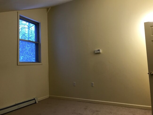 Building Photo - 147 Hunt Ct