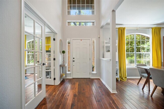 Building Photo - 6915 Gentle Oak Dr