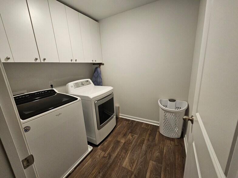 Building Photo - 141 Ivory Shadow Rd