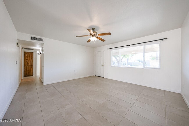 Building Photo - 7208 W Vogel Ave