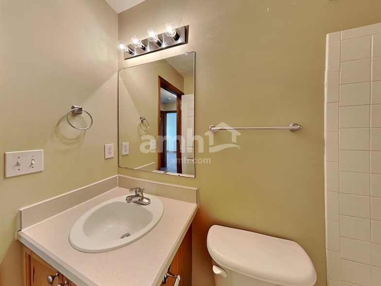 Building Photo - 383 Clifden Ct