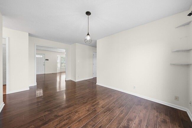 Building Photo - 1361 Jenny Ln