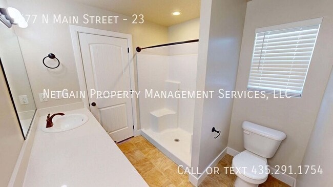 Building Photo - 1677 N Main St