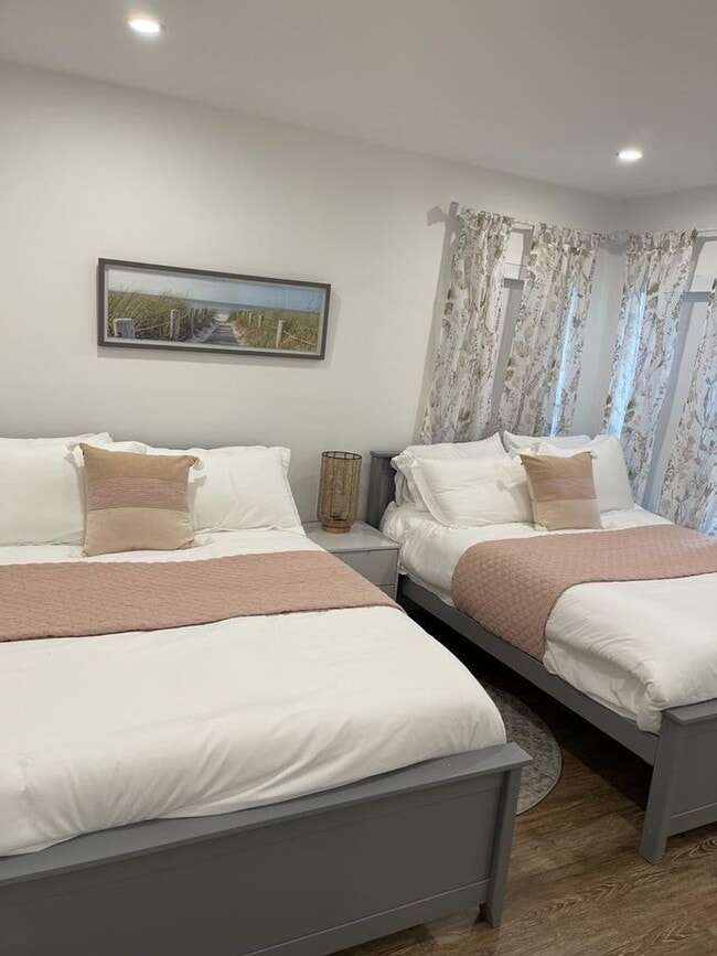 Building Photo - 7360 San Sebastian Dr