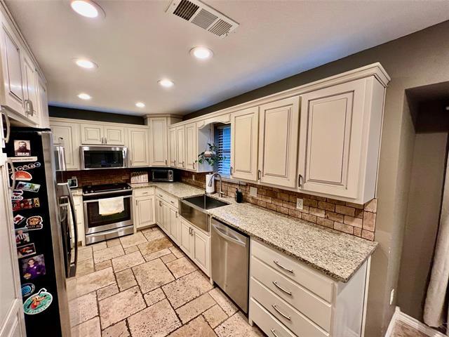 Building Photo - 7812 Woodharbor Dr