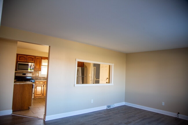 Building Photo - 516 s second ST