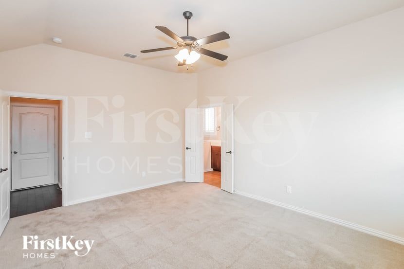 Building Photo - 1629 Signature Dr