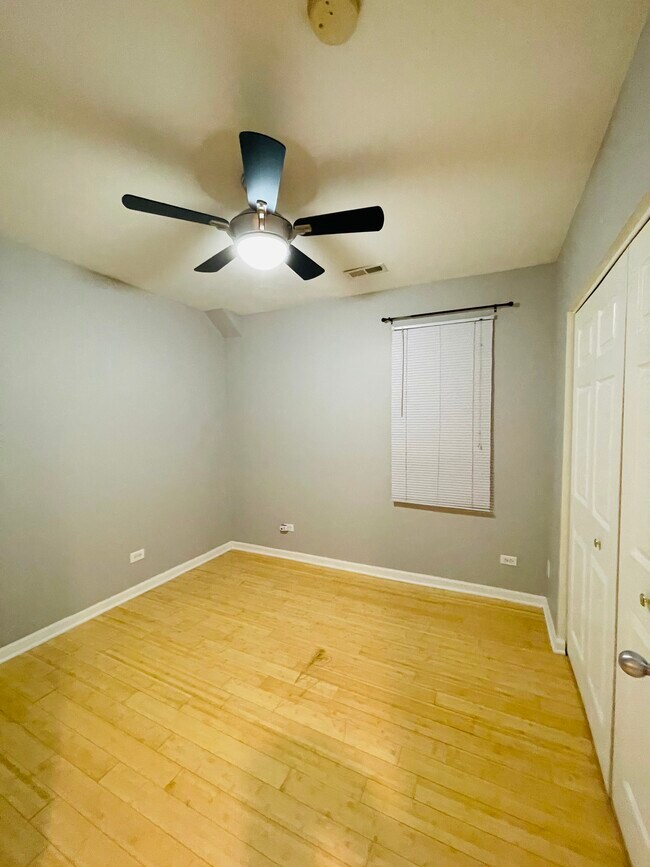 Building Photo - 3710 S Emerald Ave