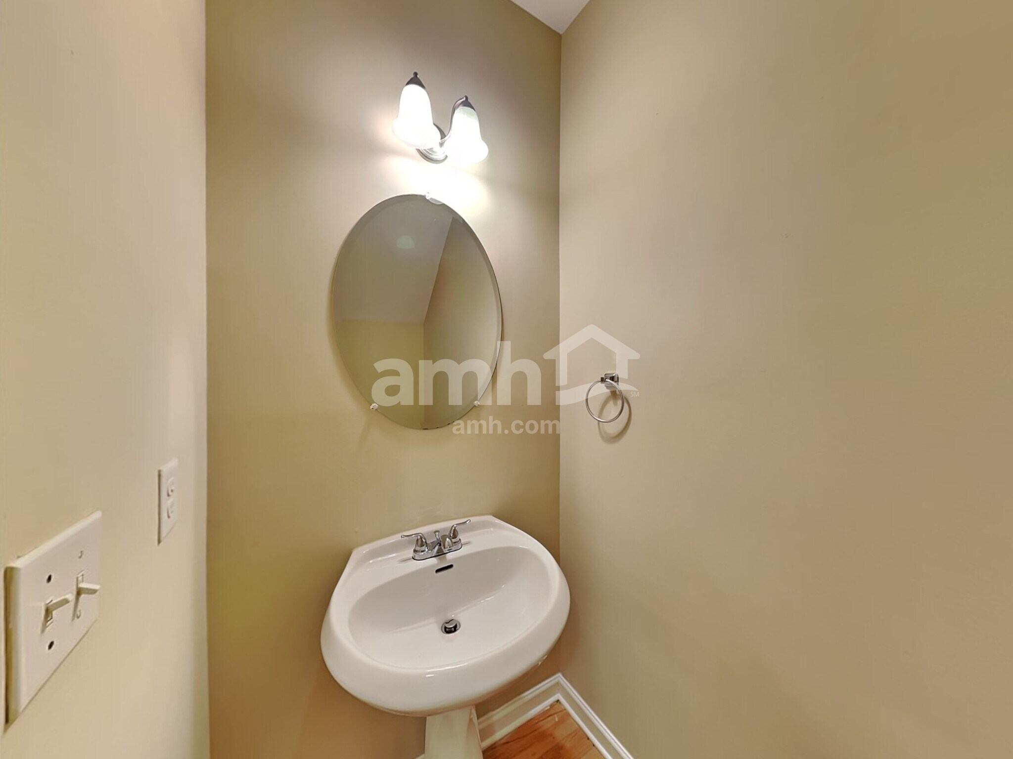 Building Photo - 507 Round Rock Trl