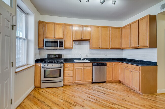 Building Photo - 5207 S Blackstone Ave