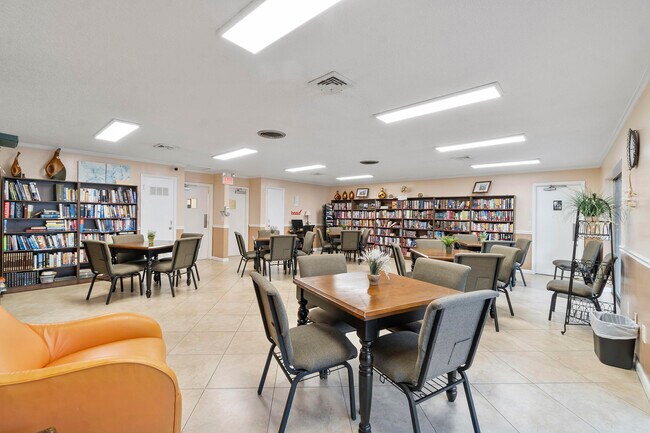 Building Photo - 27 Abbey Ln