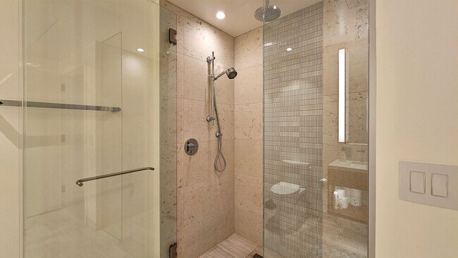 Building Photo - Victoria Place Furnished 1bdrm/1ba/1pkg