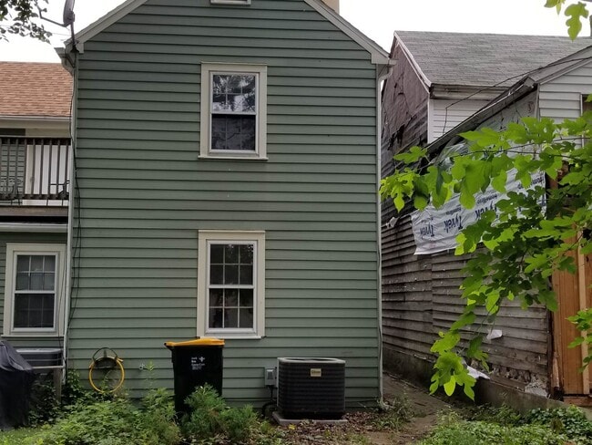 Building Photo - Chesapeake City 2BR/1BA Home for only $120...