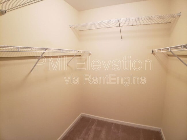Building Photo - 8425 Pebble Creek Way