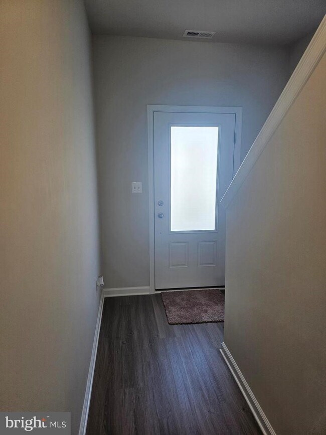 Building Photo - 43 Cramsford St