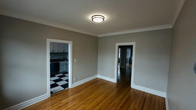 Building Photo - 440 S Ridgeland Ave