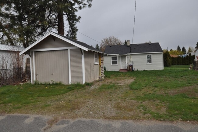 Building Photo - Single Family Home on Spokanes North Side!