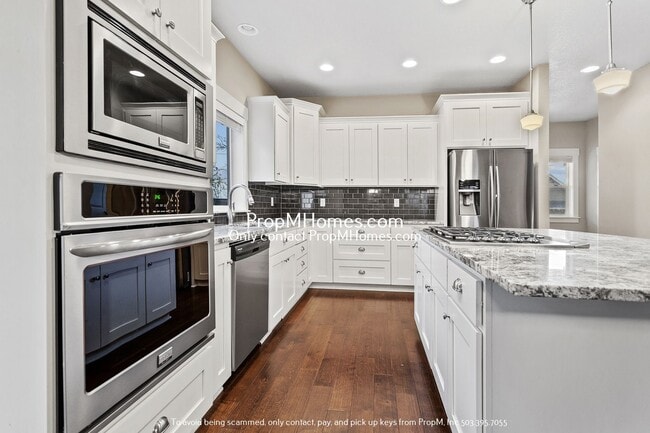 Building Photo - Gorgeous 4 Bedroom in West Linn! - Lovely ...