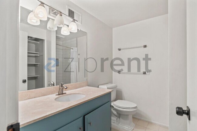 Building Photo - 1030 Gull Ave