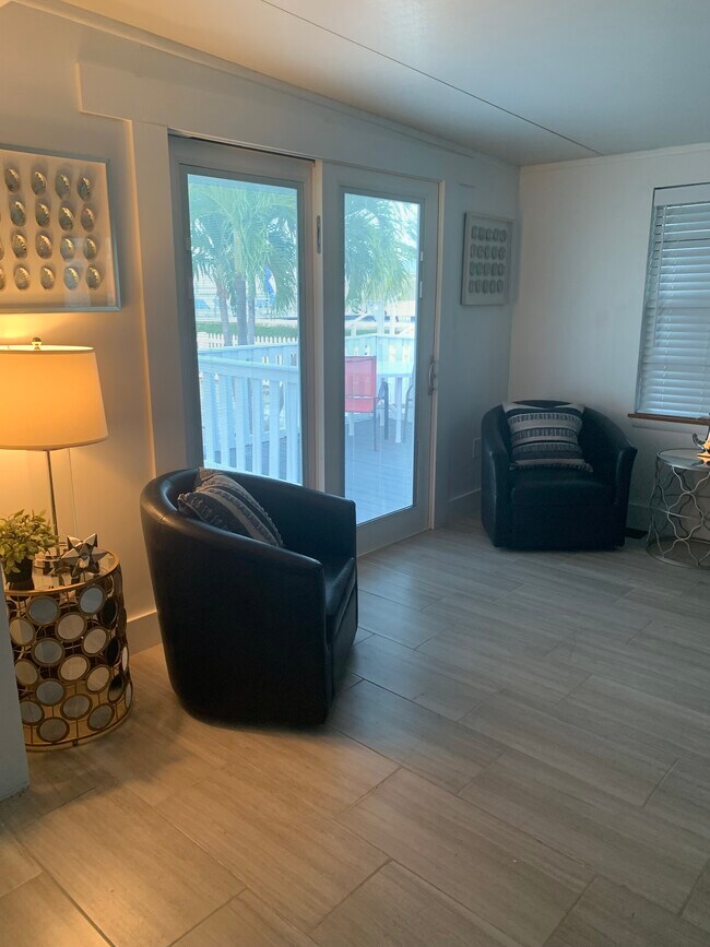 Building Photo - 55 Boca Chica Rd