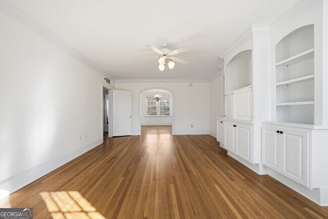 Building Photo - 2814 Peachtree Rd NW