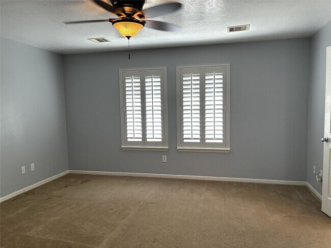 Building Photo - 22410 Barrell Springs Ln