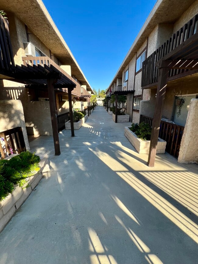 Building Photo - 18445 Collins St