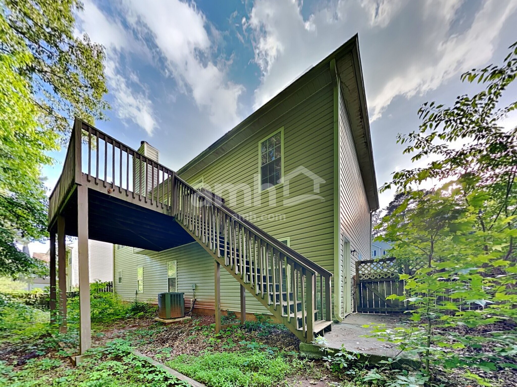 Building Photo - 2058 Queensbury Dr