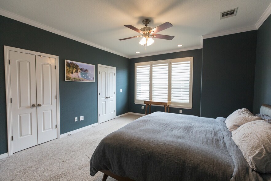 Building Photo - 1115 Kinney Ave