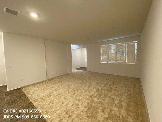 Building Photo - Fontana 3 Bedroom Home