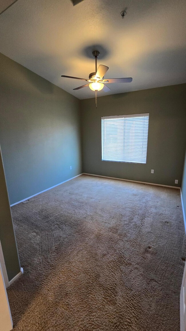 Building Photo - 16825 N 14th St