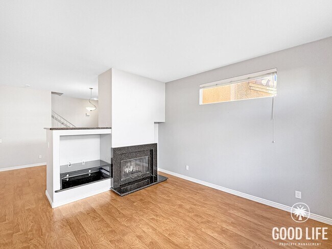 Building Photo - Spacious 4BR Home in Central Mira Mesa