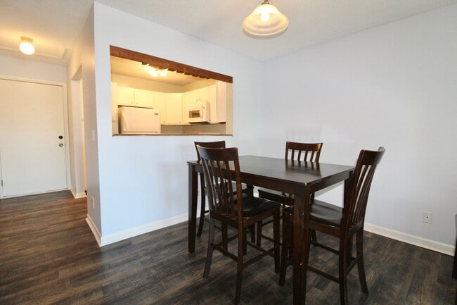 Building Photo - 1340 Hunters Rd
