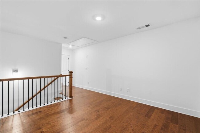 Building Photo - 5372 Brooklands Dr