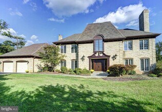 Building Photo - Luxurious living in Potomac! Main House and Guest House included!