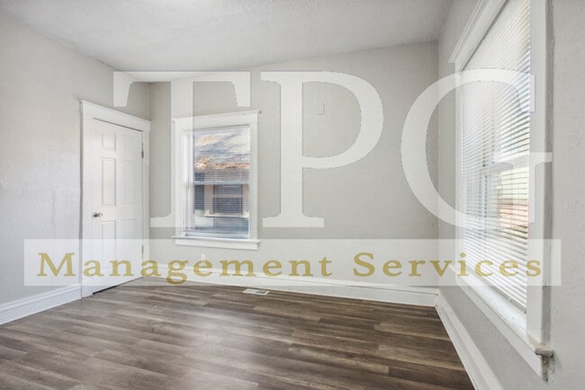 Building Photo - Beautiful, Updated Historic Home in KCMO