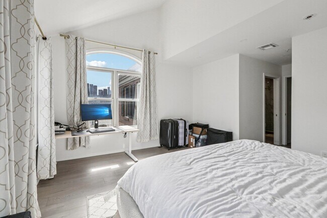 Building Photo - 458 Buffalo Ct