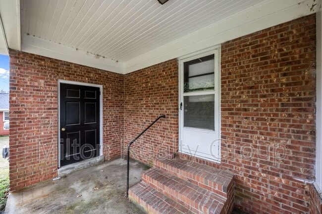 Building Photo - 204 McNeil St