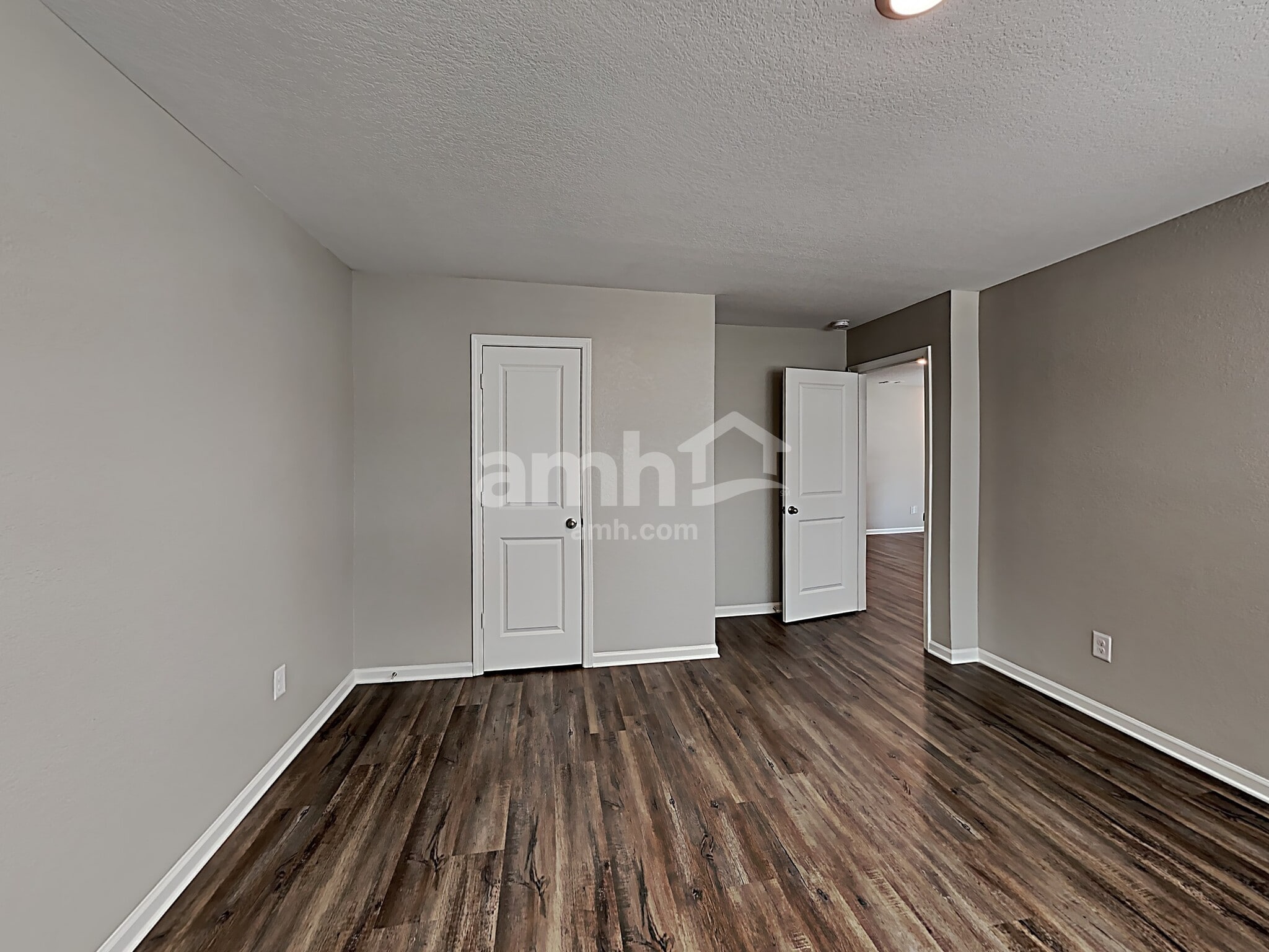 Building Photo - 415 Vermeer Ct
