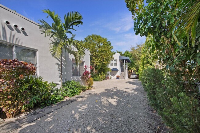 Building Photo - 1337 SW 15th St