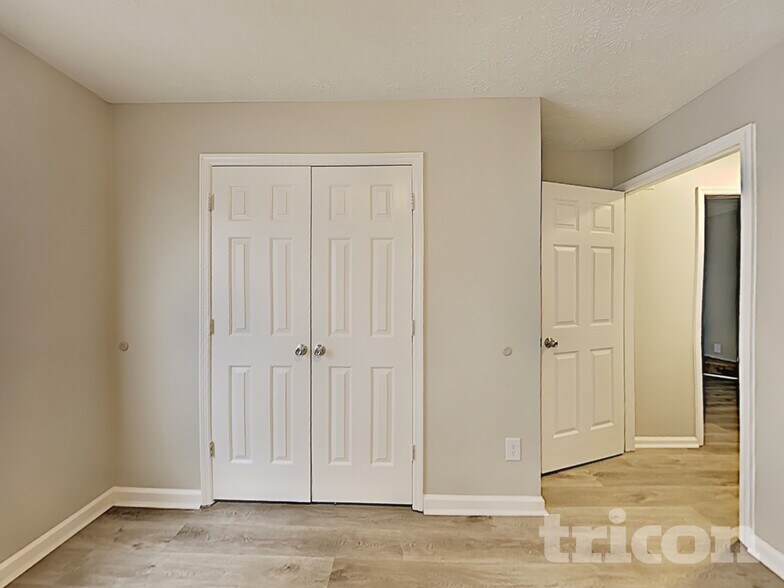 Building Photo - 102 Natchez Ct S