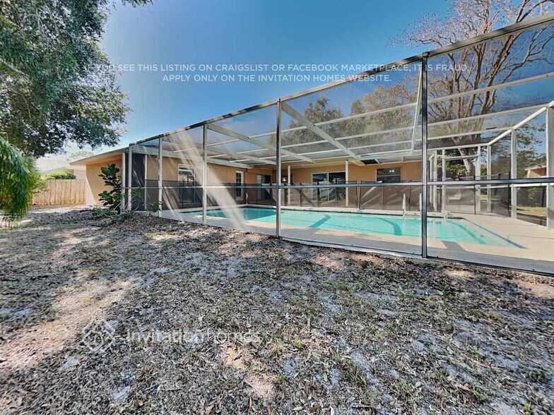 Building Photo - 2989 Kenilwick Dr S