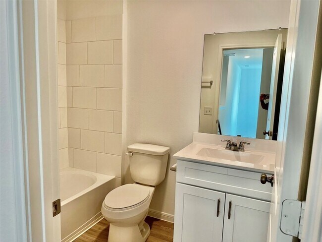 Building Photo - 16530 Pine Arrow Dr